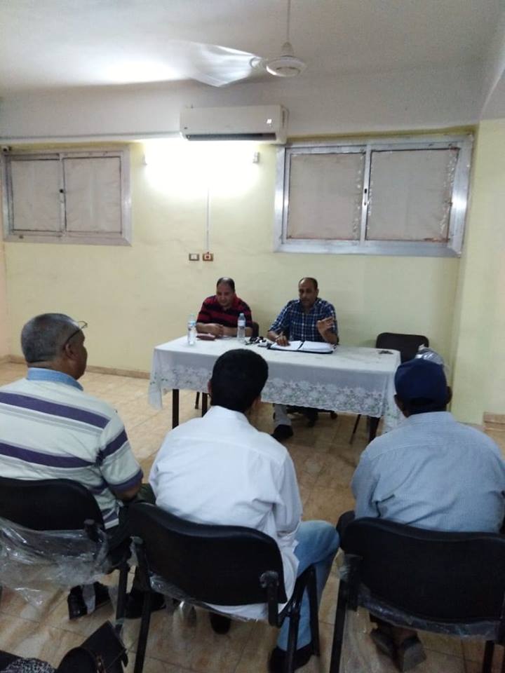 وكيل تموين الأقصر يشرح منظومة التموين والرقابة عليها لقيادات أرمنت