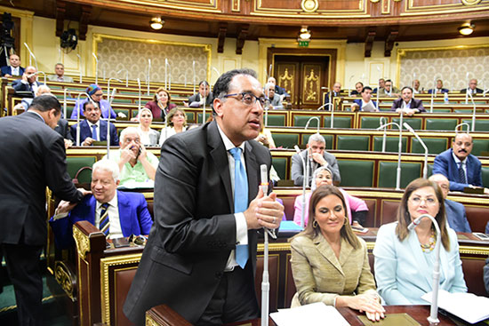 صور مصطفى مدبولى بمجلس النواب (2)
