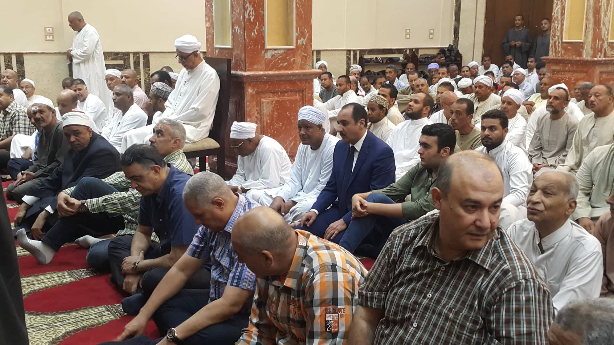 إفتتاح رجال الدين وأمن الأقصر يشهدون إفتتاح مسجد الصحابة بنجع الطويل (4)