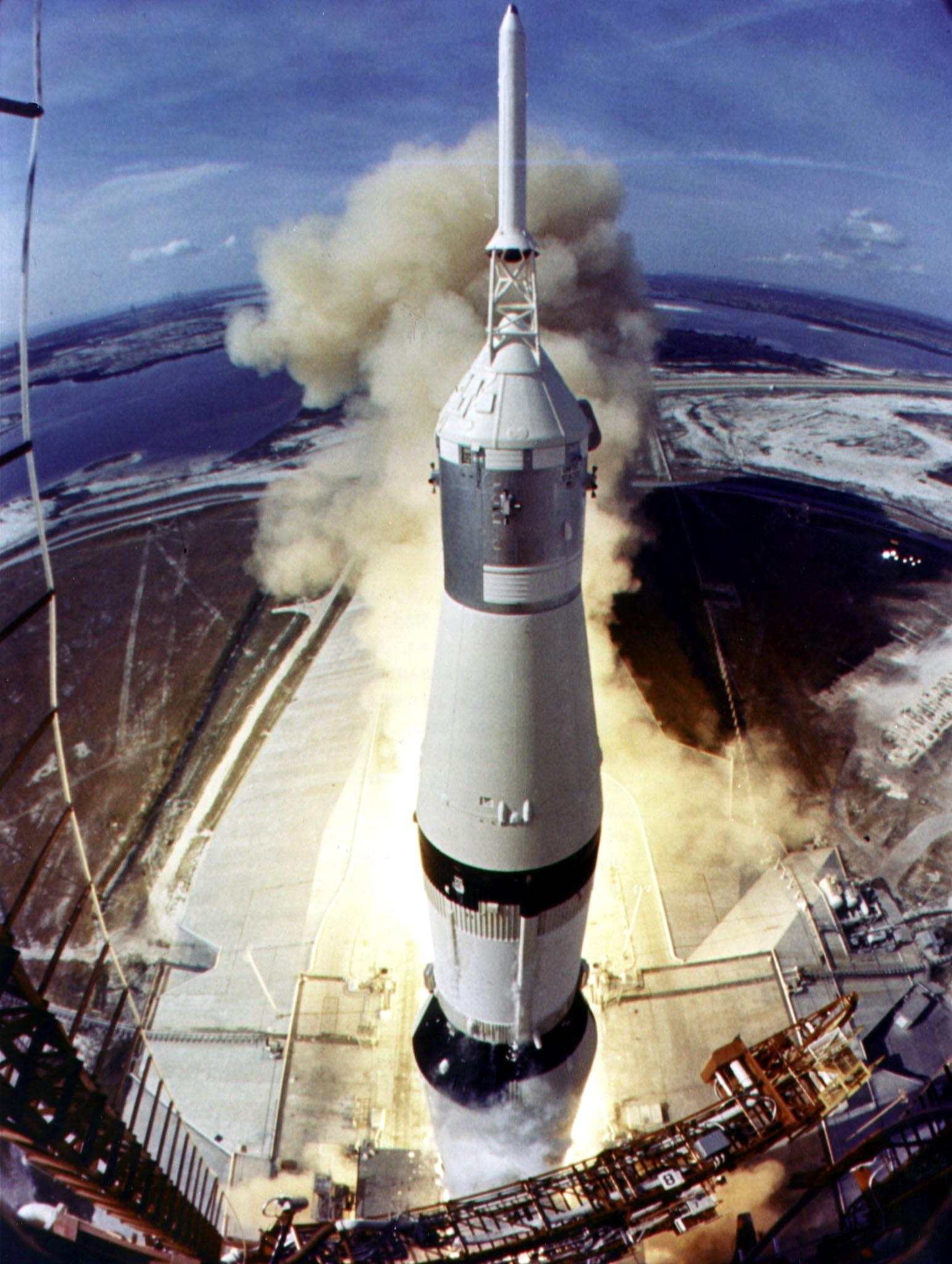 اطلاق صاروخ للفضاء يوليو 1969