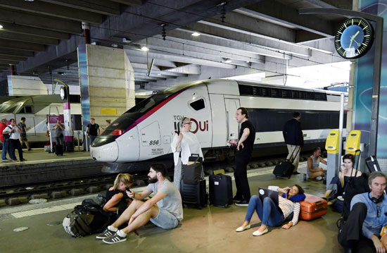 توقف حركة القطارات فى باريس