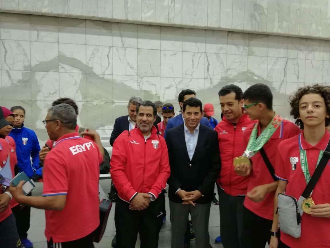وزير الرياضة يستقبل الفوج الثاني من أبطال مصر بالدورة الافريقية