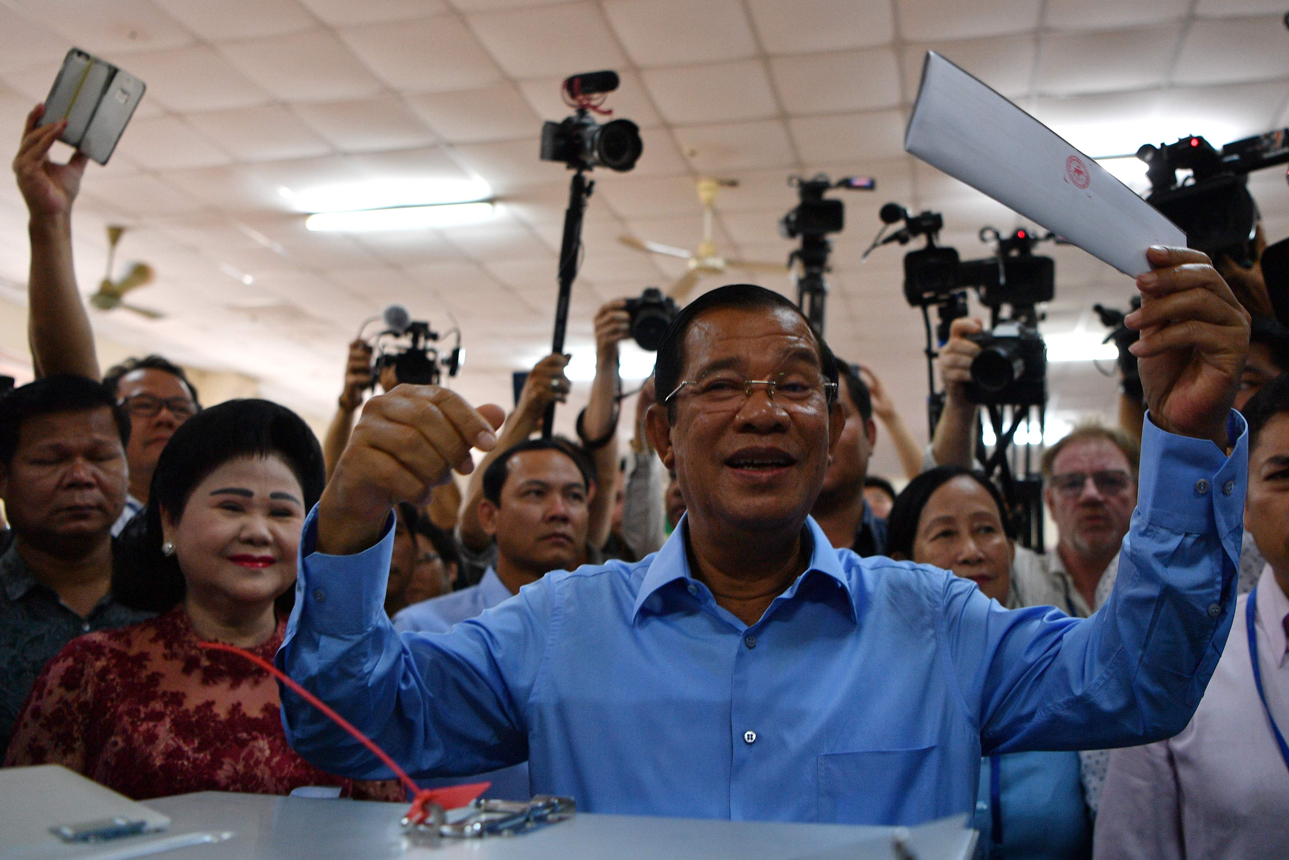 رئيس الوزراء الكمبودي هون سين