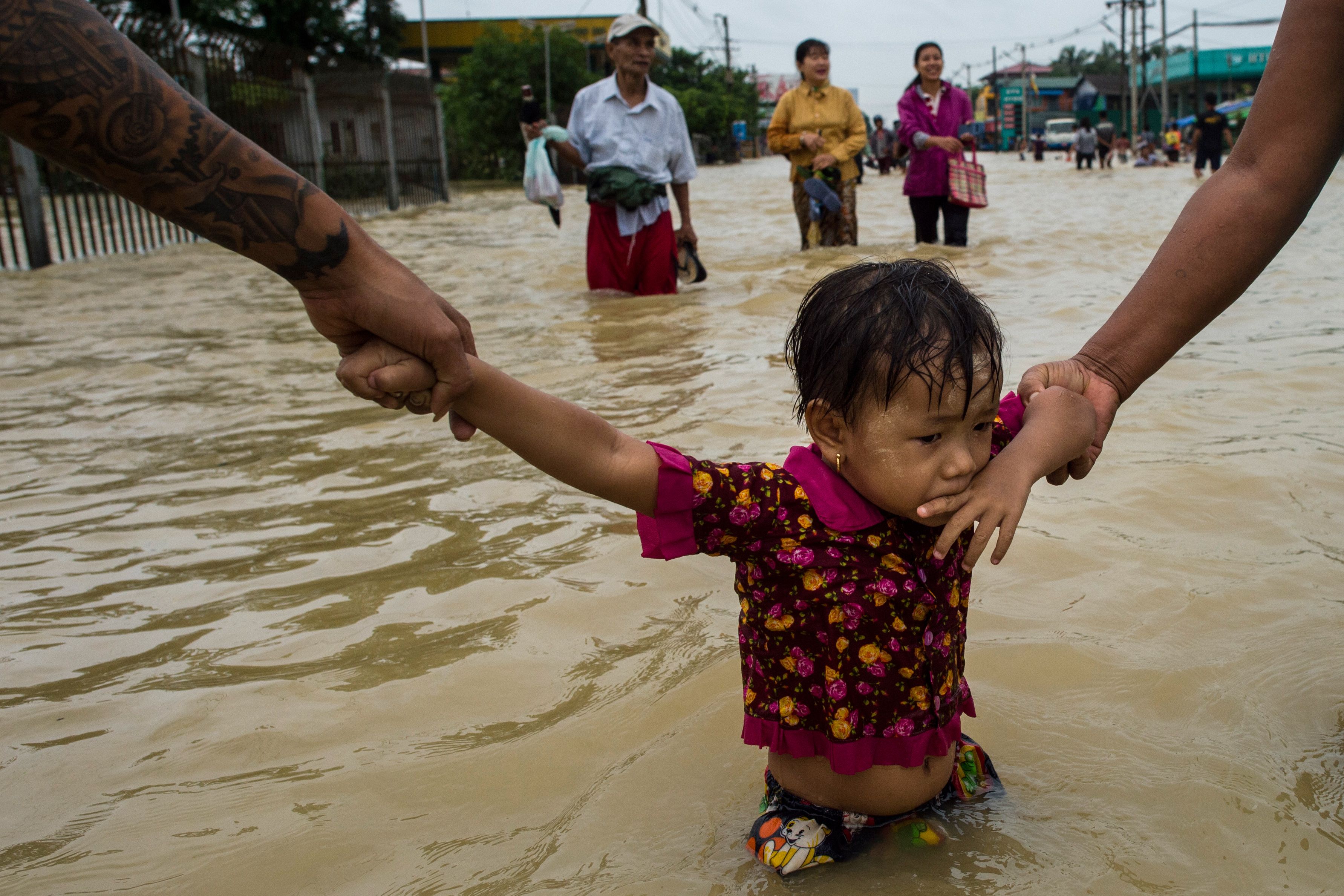 الفيضانات فى ميانمار (6)
