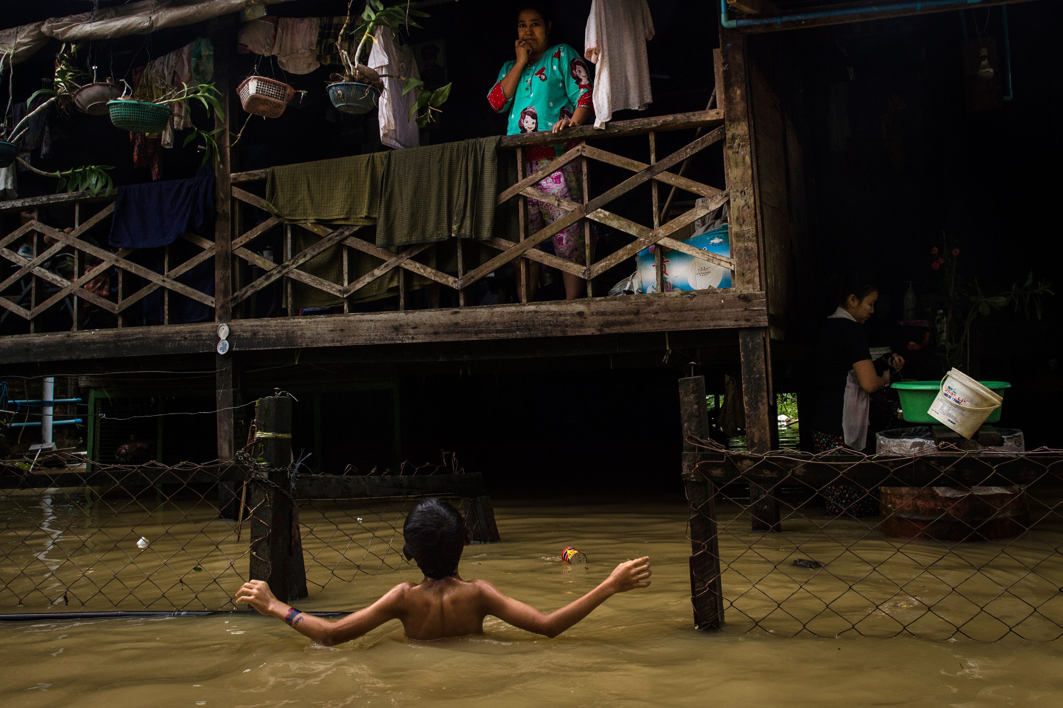 الفيضانات فى ميانمار (5)