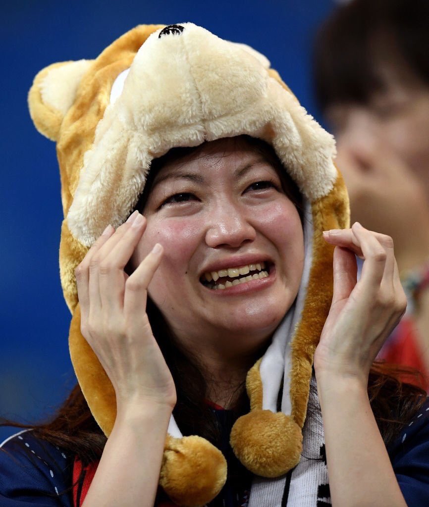 الجماهير اليابانية تبكى بعد وداع كأس العالم (6)