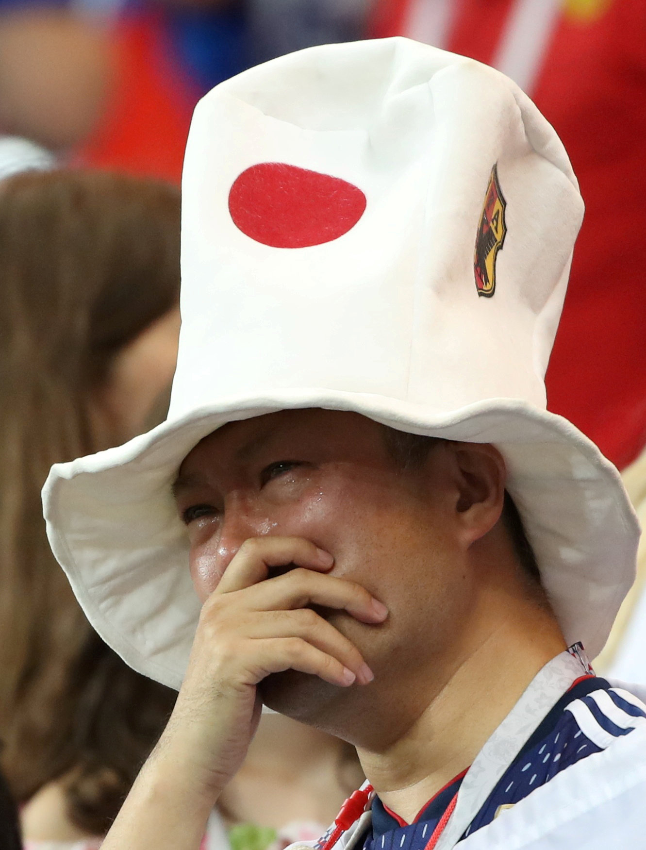 الجماهير اليابانية تبكى بعد وداع كأس العالم (4)
