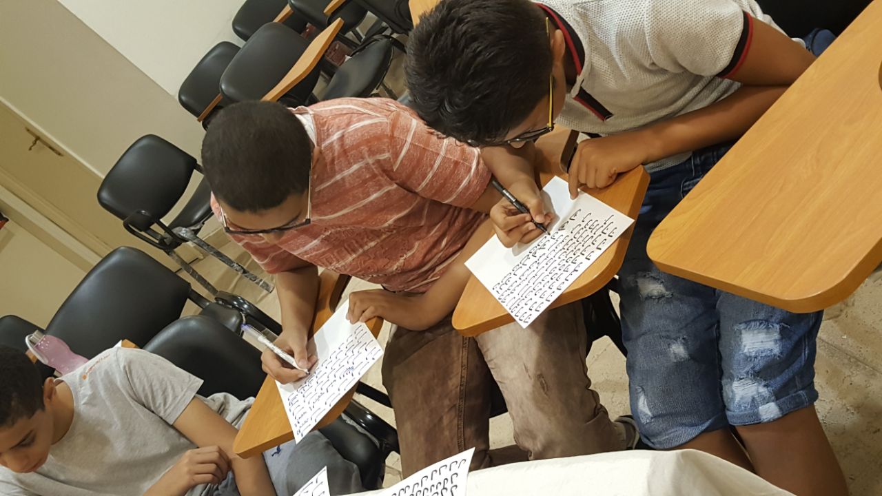ورشة تعلم فنون الخط العربى بمتحف قصر المنيل (11)