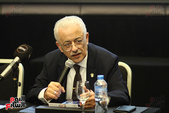 صور طارق شوقى يستعرض خطة تطوير التعليم مع وفد من وزراء الدول العربية (16)