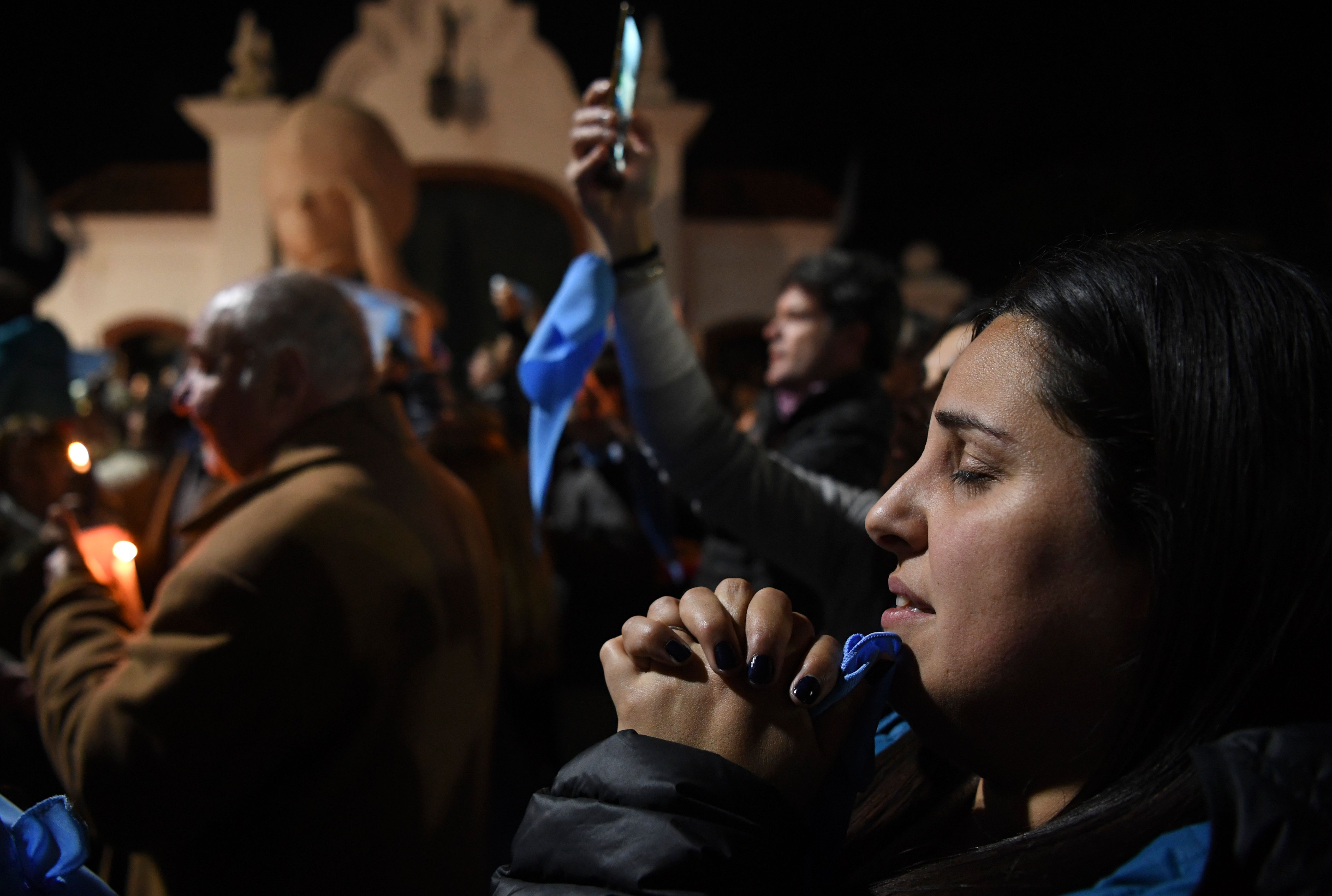  الأرجنتينيات يتظاهرن ضد قانون الإجهاض 