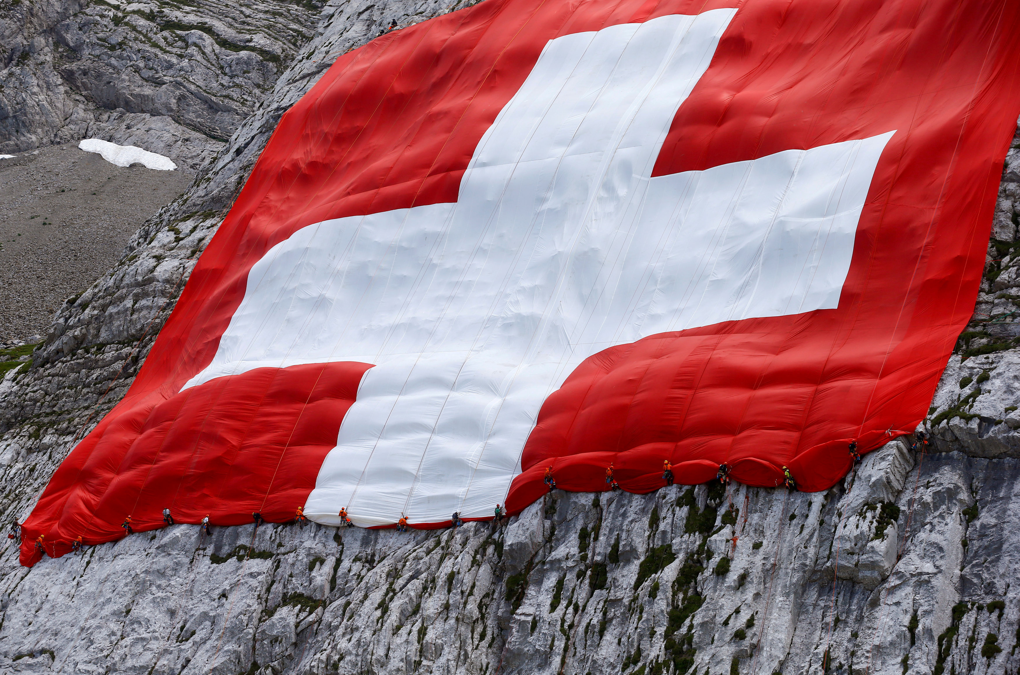 علم سويسرا (3)
