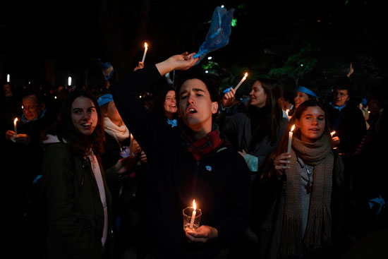 سيدات الأرجنتين يتظاهرن ضد قانون الإجهاض 