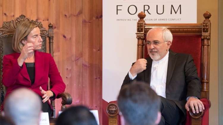 وزير الخارجية الإيرانى مع المسؤولة الأوروبية فيدريكا موجيرينى