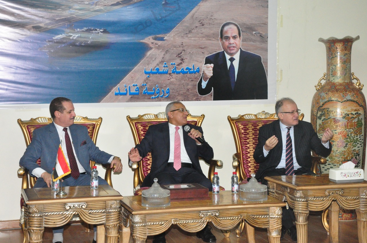 وفد جامعة المنيا بمعرض أخبار اليوم للجامعات المصرية بالرياض (7)
