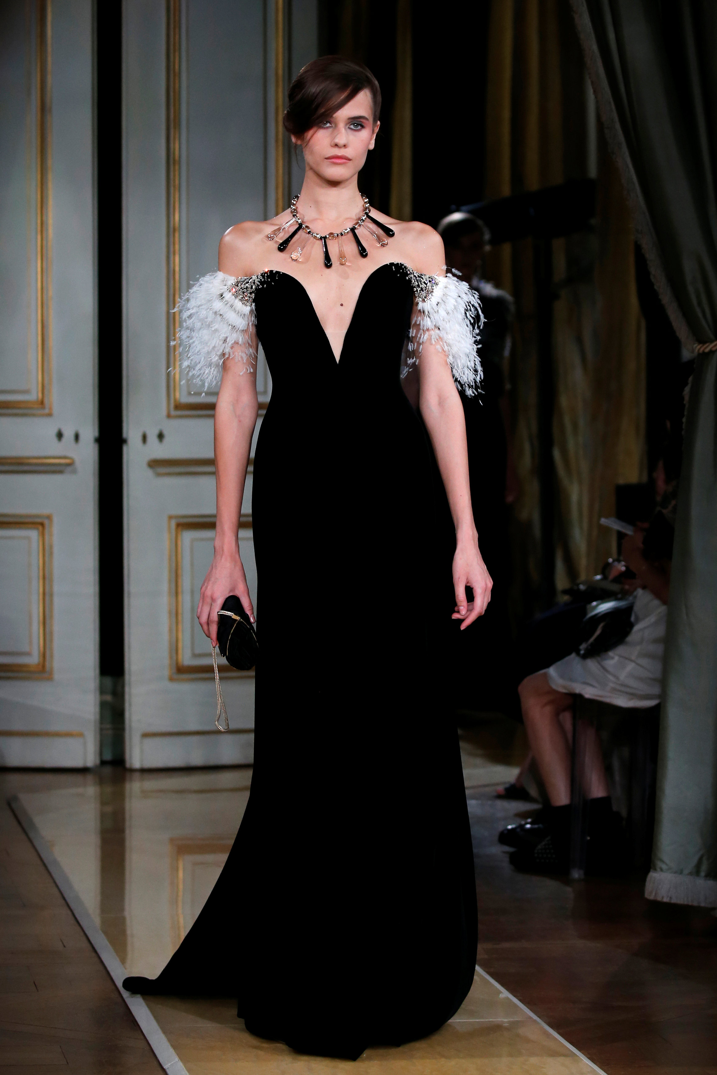 2018-07-03T173959Z_175645140_RC1A42557BB0_RTRMADP_3_FASHION-PARIS-HAUTECOUTURE