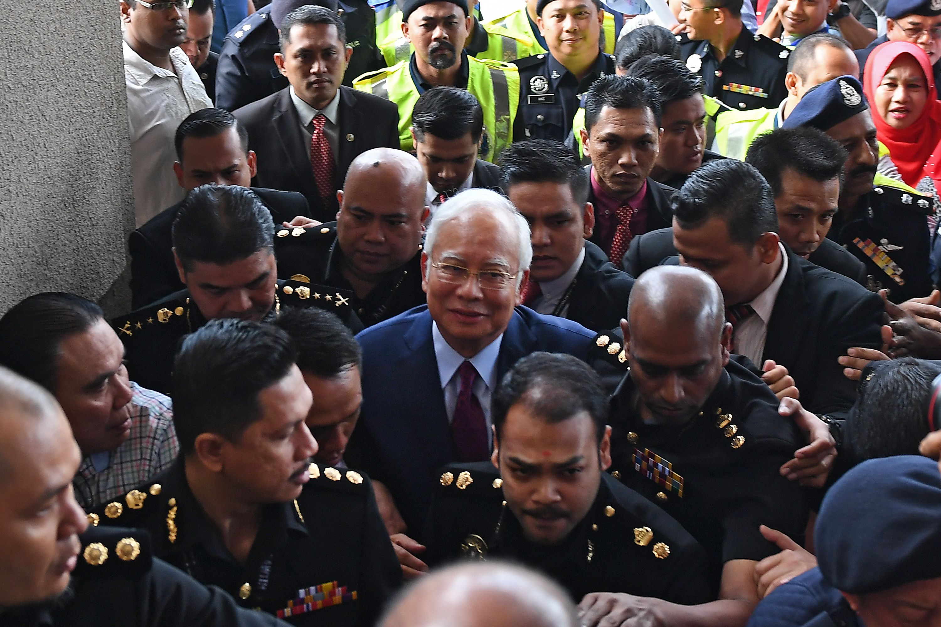 محاكمة رئيس وزراء ماليزيا 
