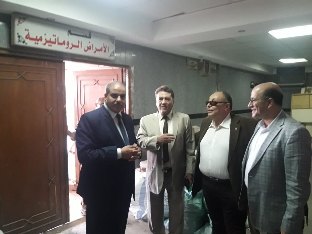 رئيس جامعة الأزهر يتفقد مستشفى الحسين الجامعي (5)