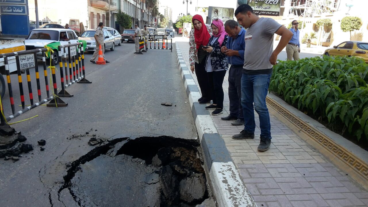 إصلاح الهبوط الأرضى بمدينة دمنهور (3)