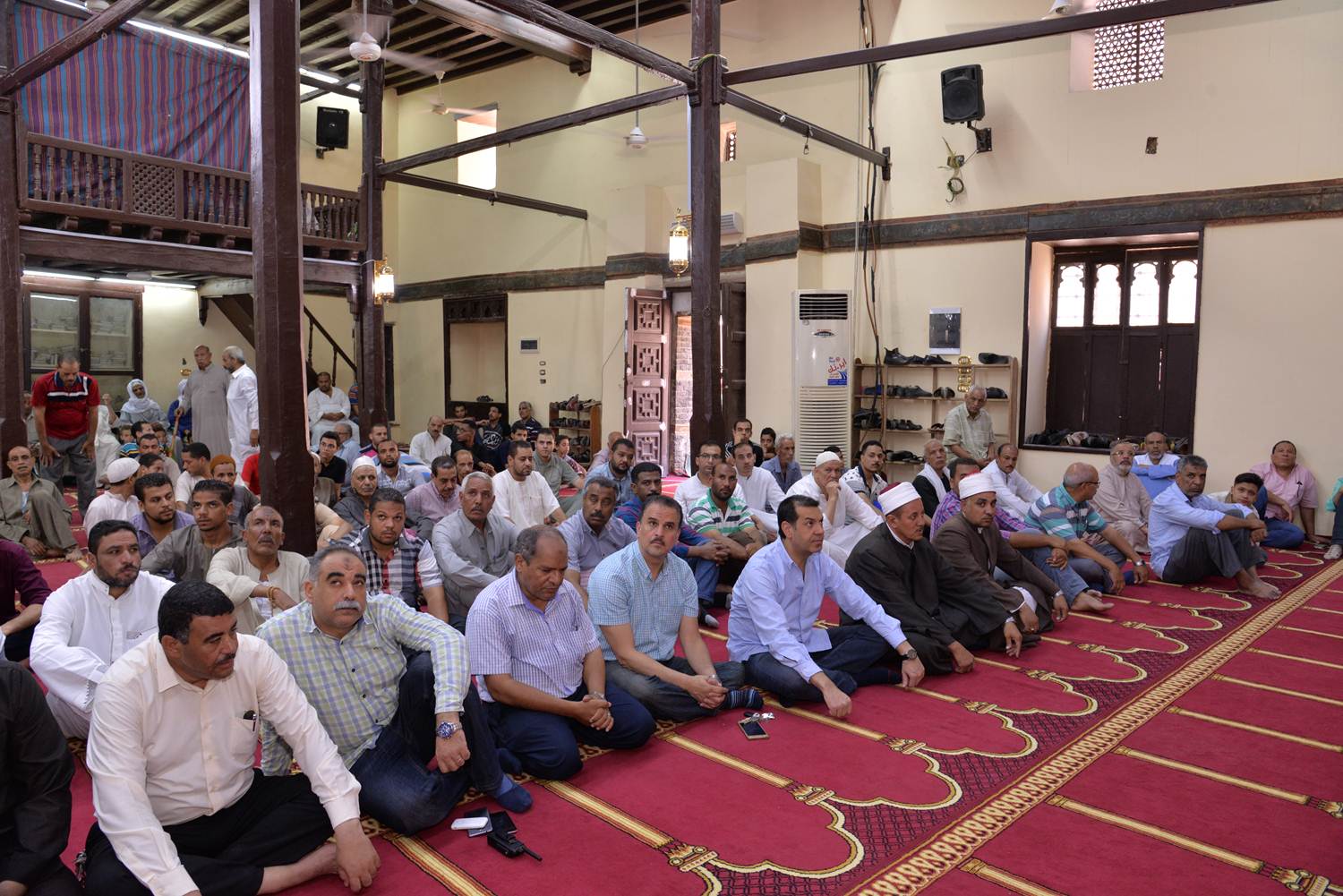 صلاة الجمعة بمسجد المجاهدين بعد التطوير (8)