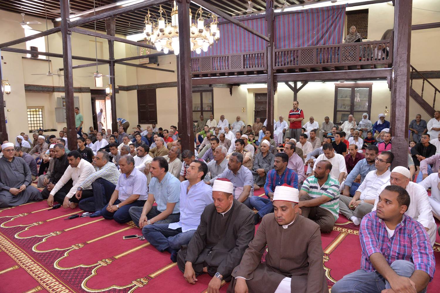 صلاة الجمعة بمسجد المجاهدين بعد التطوير (5)