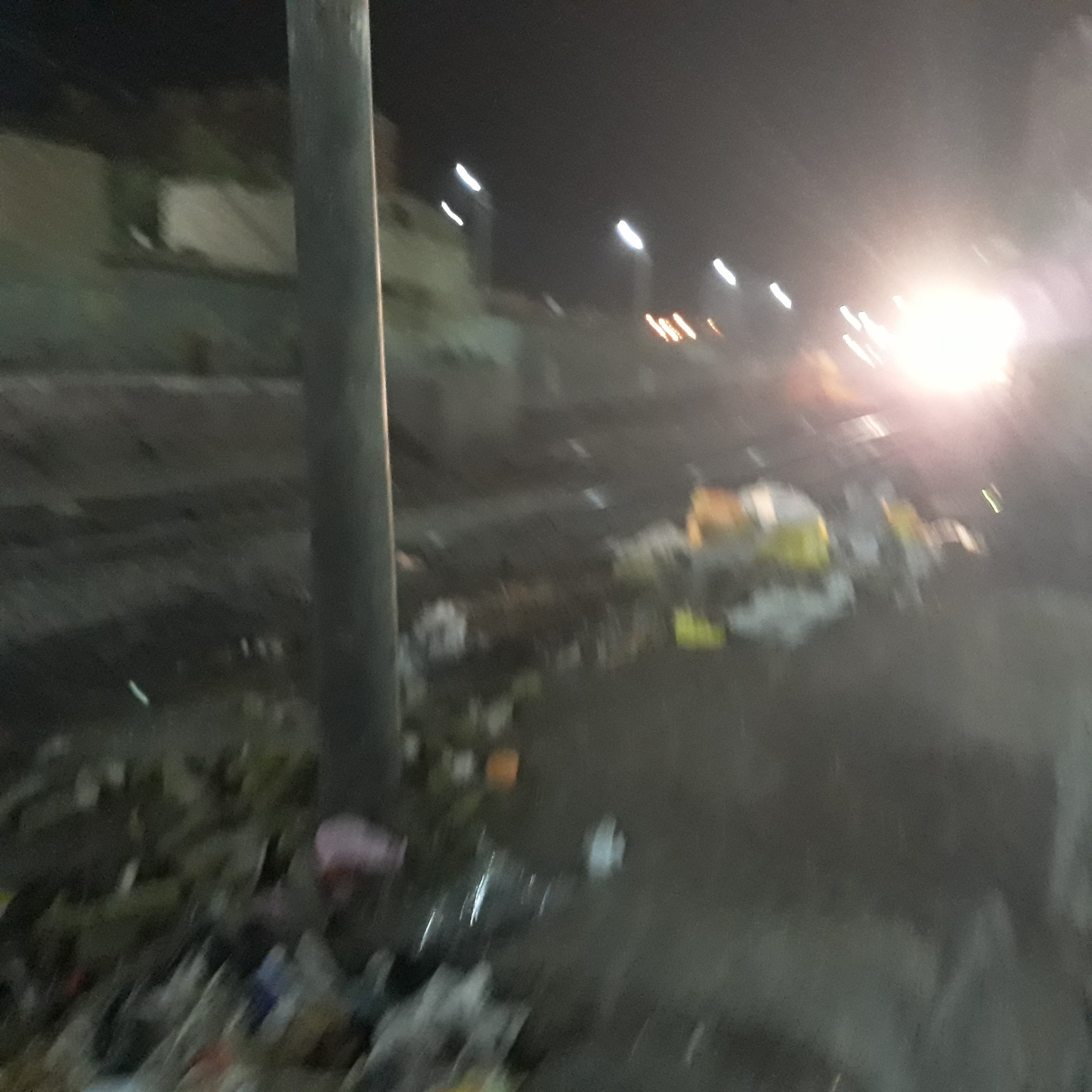 انتشار القمامة بمزلقان محطة السكة الحديد (1)