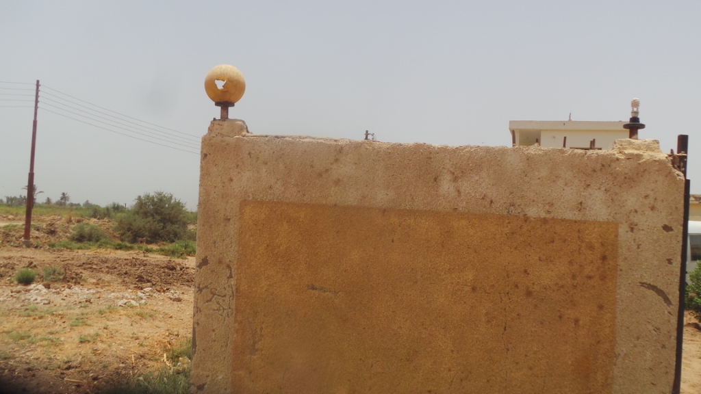 مصابيح مكسورة