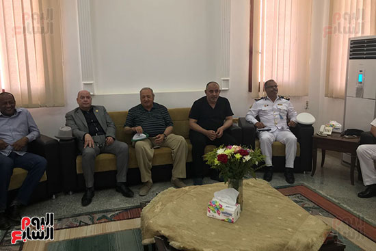 وفد برلمانى يزور مطار مطروح الدولى (2)