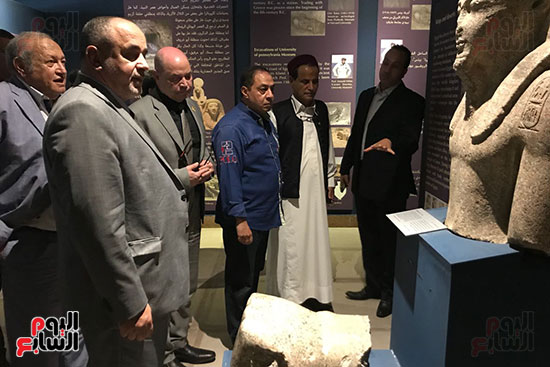 وفد برلمانى يزور مطار مطروح الدولى (1)