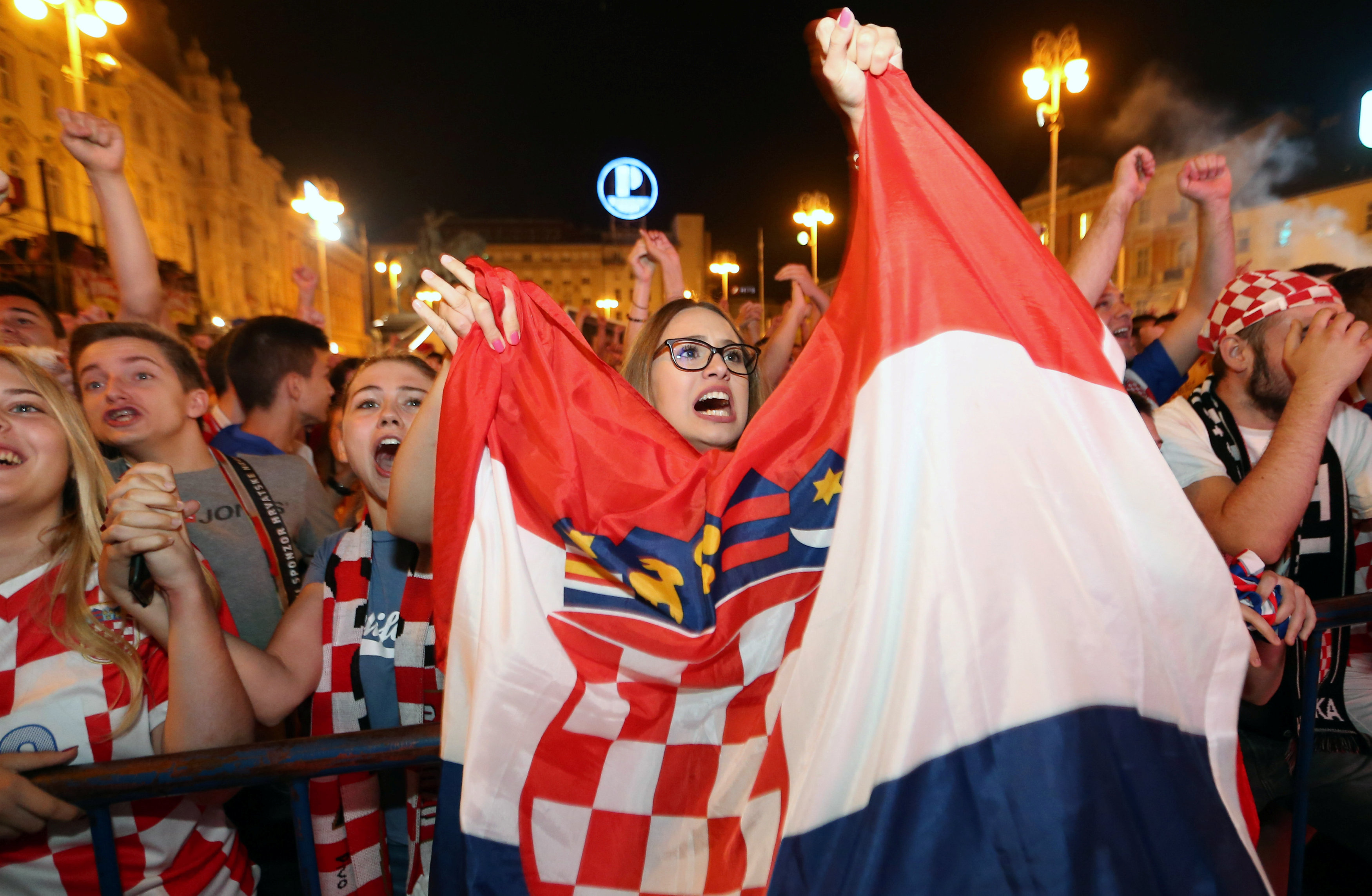 احتفالات منتخب كرواتيا بعد التأهل لنصف نهائي مونديال 2018 (7)