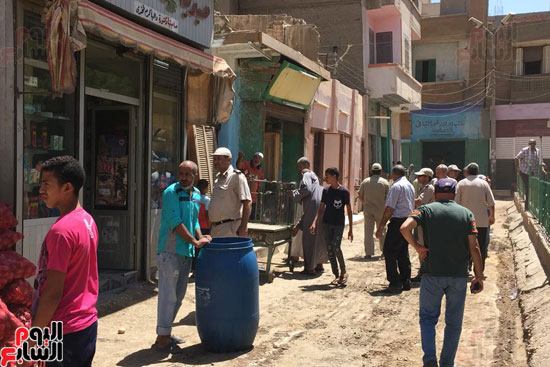محافظ سوهاج يقود حملة مفاجئة بمدينة طهطا (2)