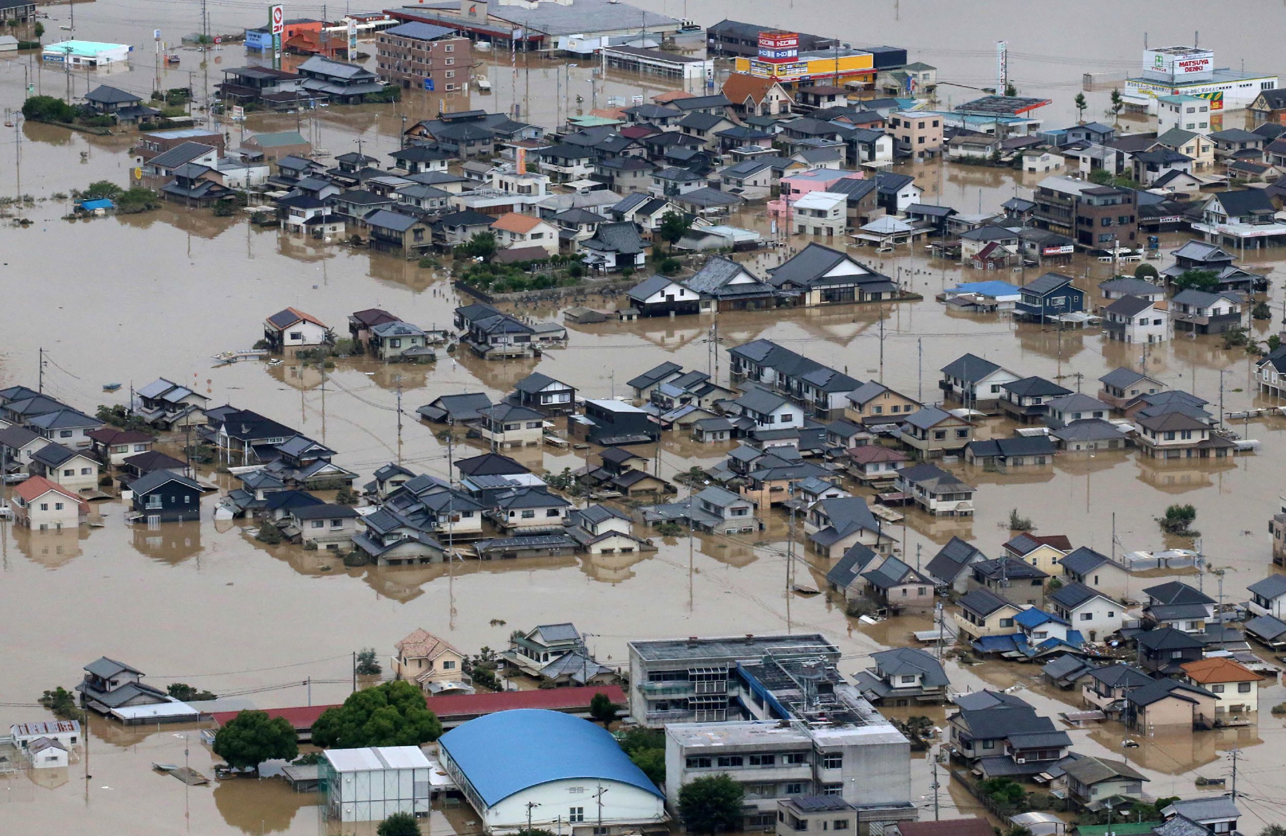 غرق منازل فى اليابان