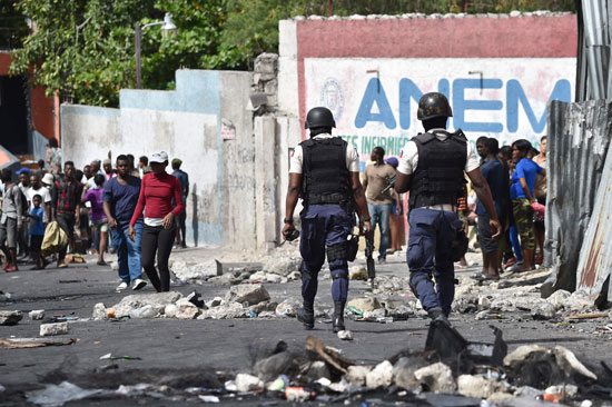 شرطة هايتى خلال المظاهرات 