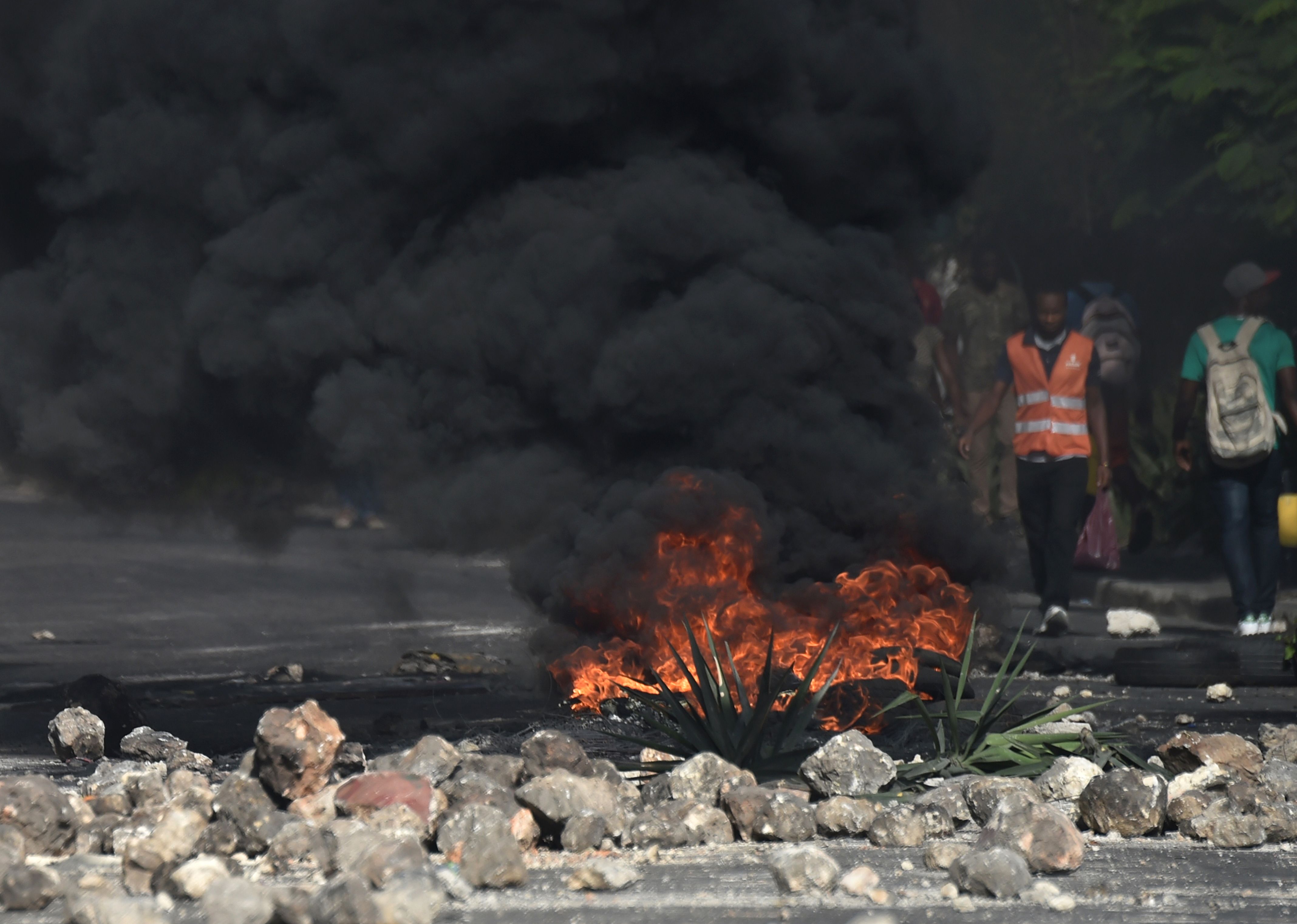 اشعال النيران فى شوارع هايتى