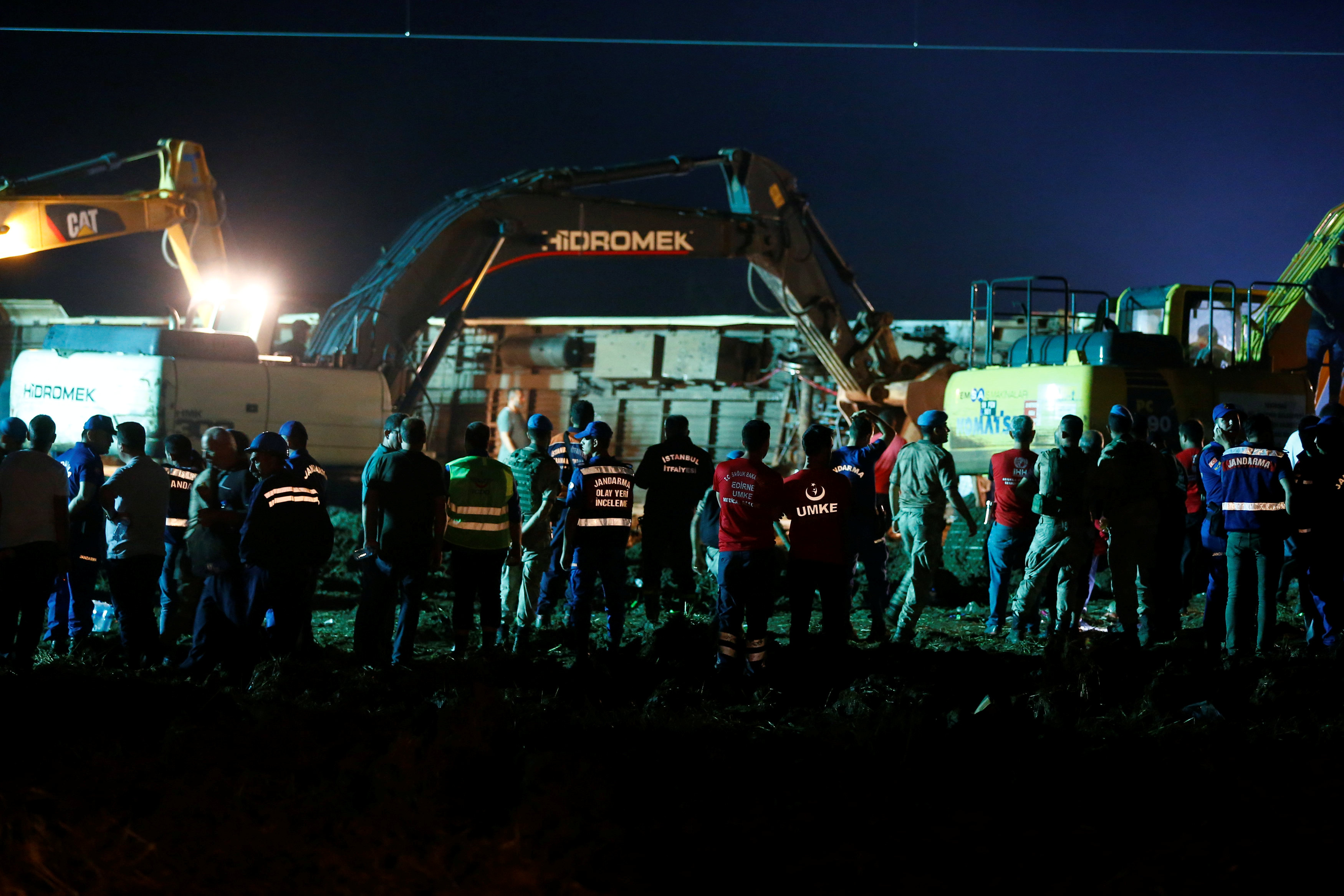 خروج قطار ركاب عن القضبان فى تركيا ومصرع 24 شخصا