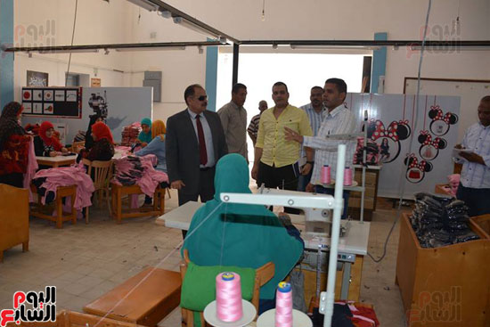 مصنع ملابس محافظة الوادى الجديد (4)