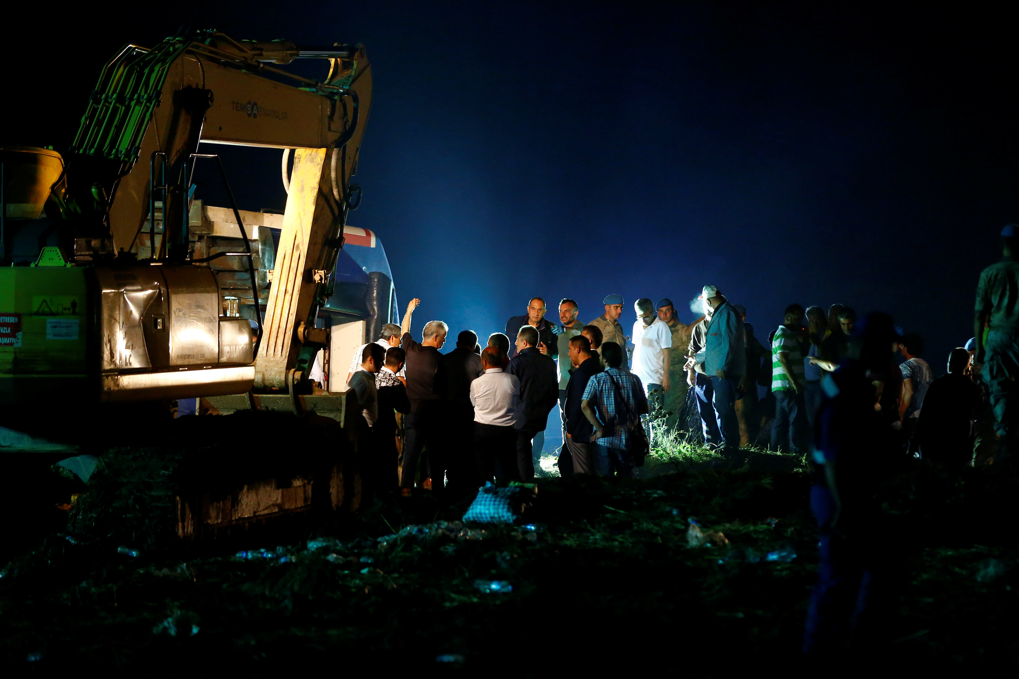 حادث خروج قطار ركاب عن القضبان فى تركيا