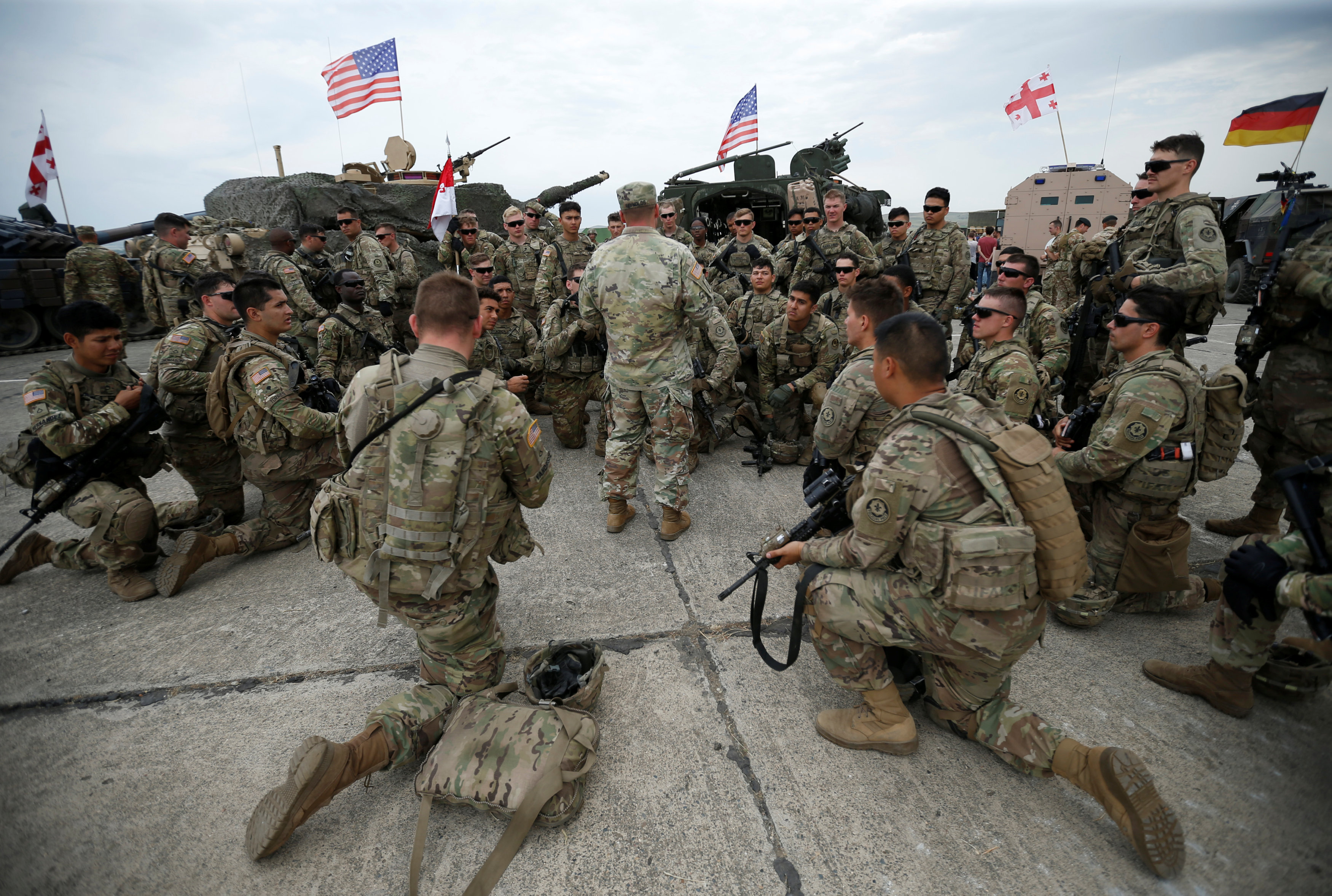 В нато ли грузия. Учения НАТО В Грузии. Армия США учения. Армия НАТО. Войска НАТО.