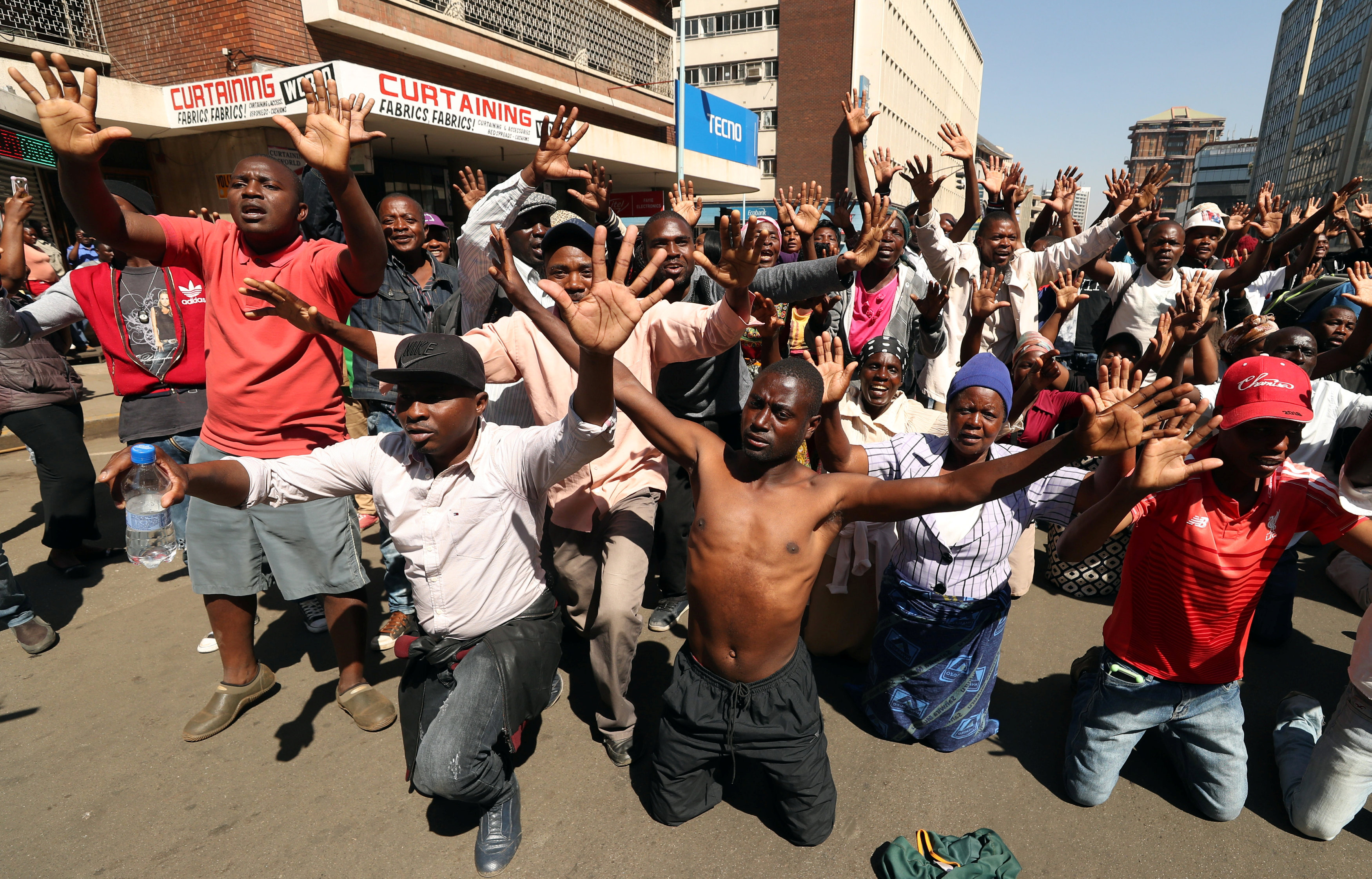 مظاهرات فى زيمبابوى  (1)