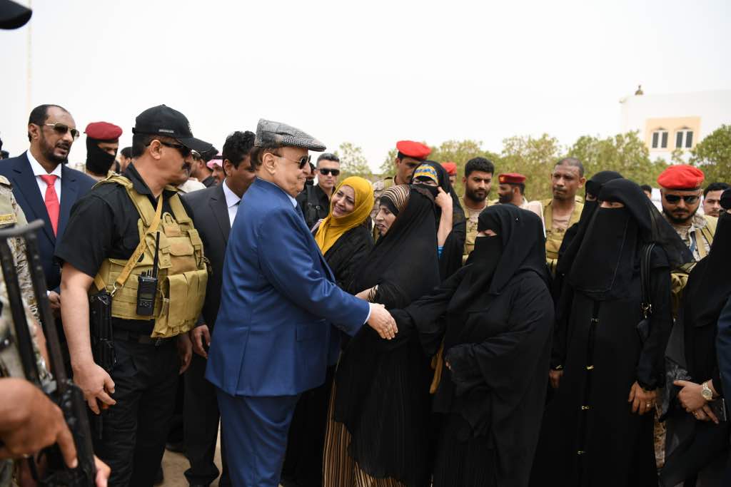 رئيس اليمن يصل المهرة لإطلاق مشروعات إعادة الإعمار بدعم من السعودية (9)