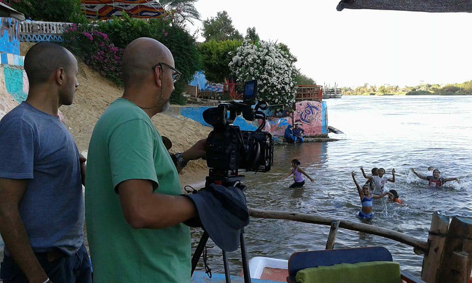 الفريق أثناء التصوير فى أسوان الفريق أثناء التصوير فى أسوان