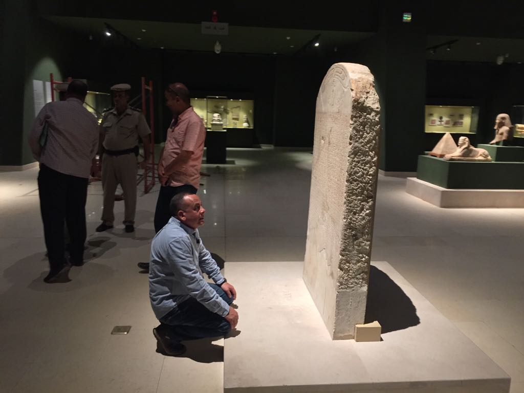 وزير الآثار يتابع أعمال متحف سوهاج لقرب افتتاحه (6)