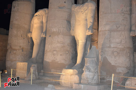 رؤوس تماثيل ملوك معبد الاقصر قبل رفعها لموقعها