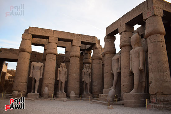 مدير معبد الأقصر: سنبدأ إعادة رؤوس تماثيل الفناء الأول لأجساد الملوك من جديد