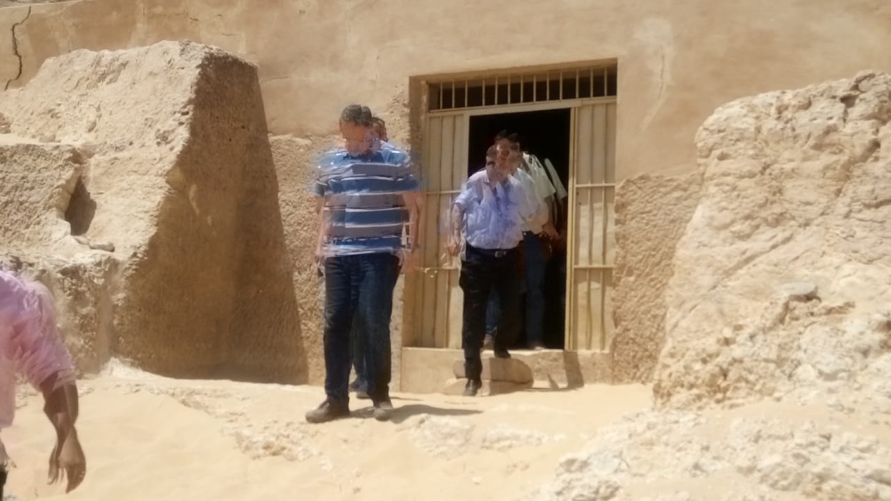 وزير الآثار يتفقد المواقع الأثرية باسيوط (11)