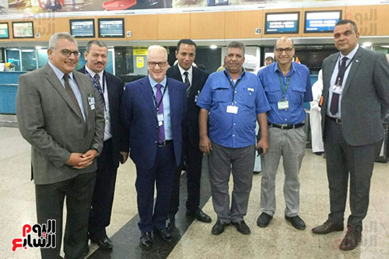 اللواء محمد كامل رئيس الشركة المصرية لخدمات الطيران (2)