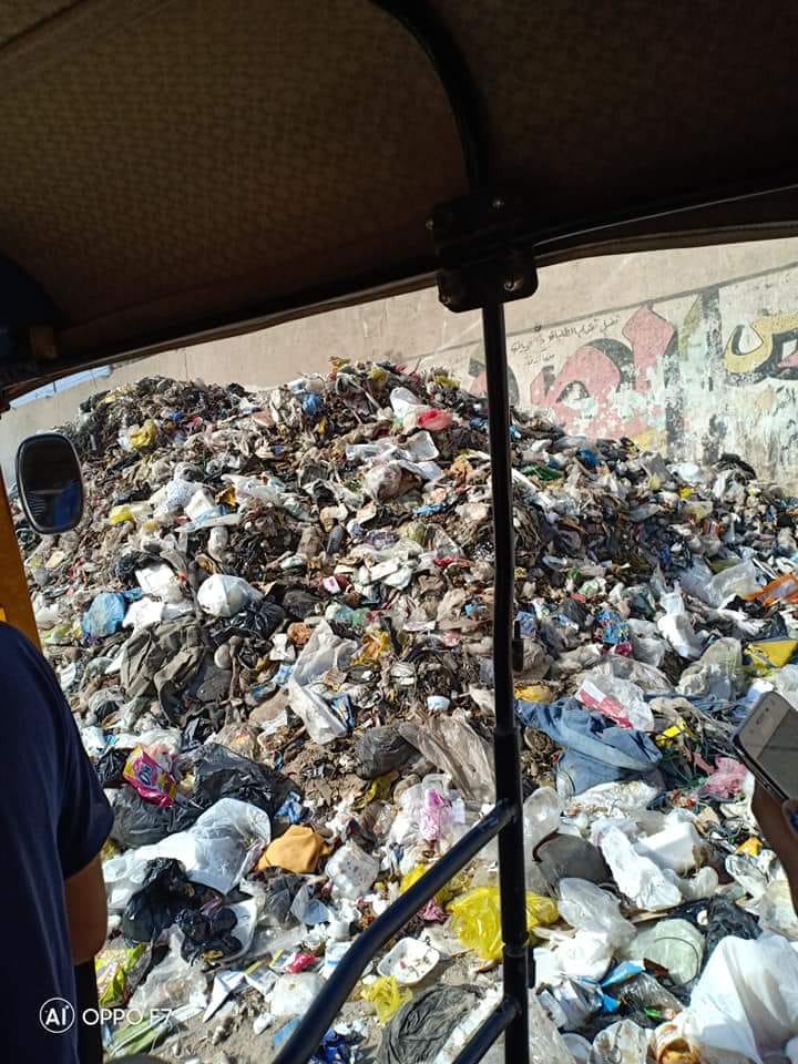 القمامة تحاصر شوارع مدينة السلام  (4)