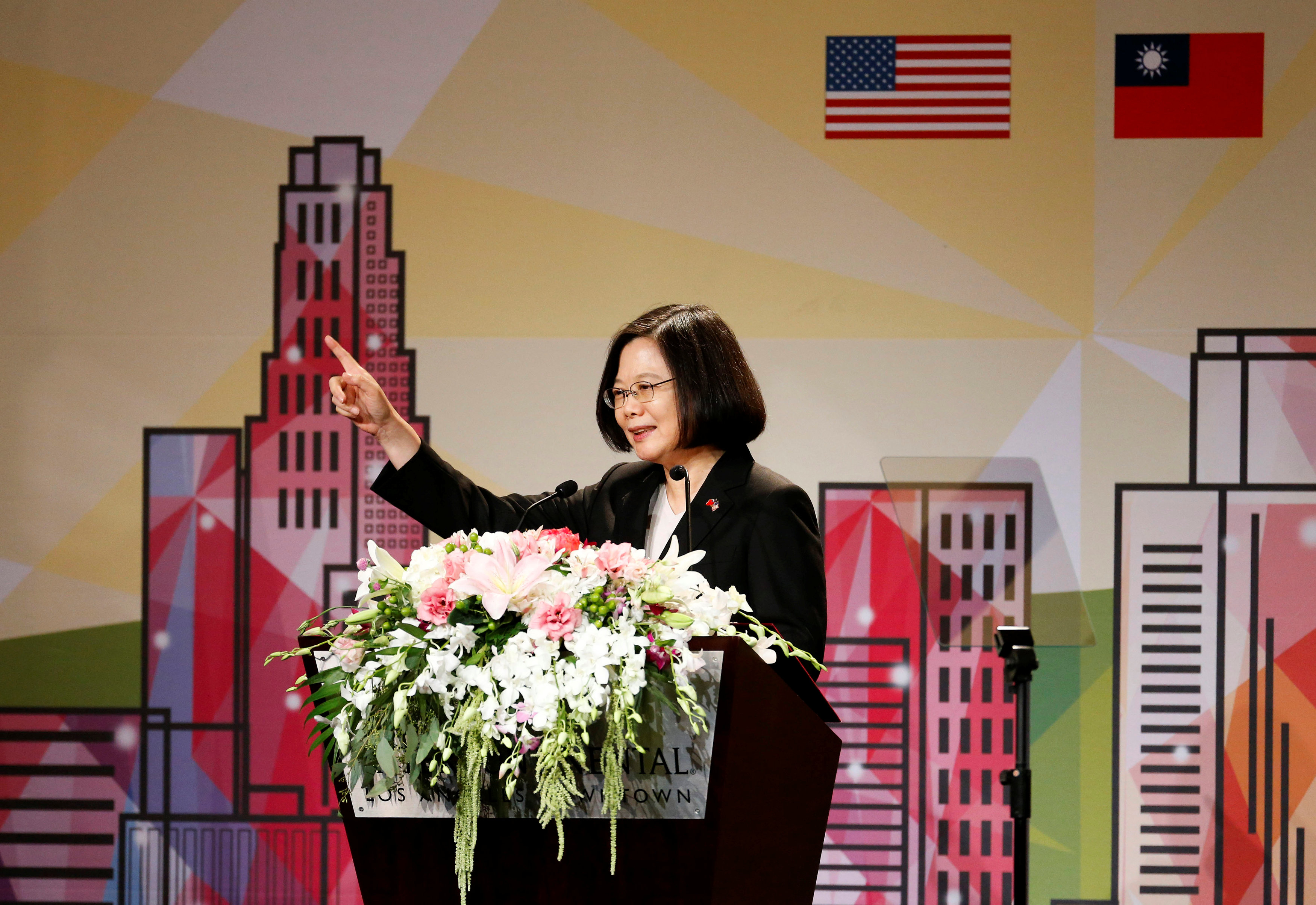 زيارة رئيسة تايوان لأمريكا تتزامن مع الحرب التجارية مع الصين