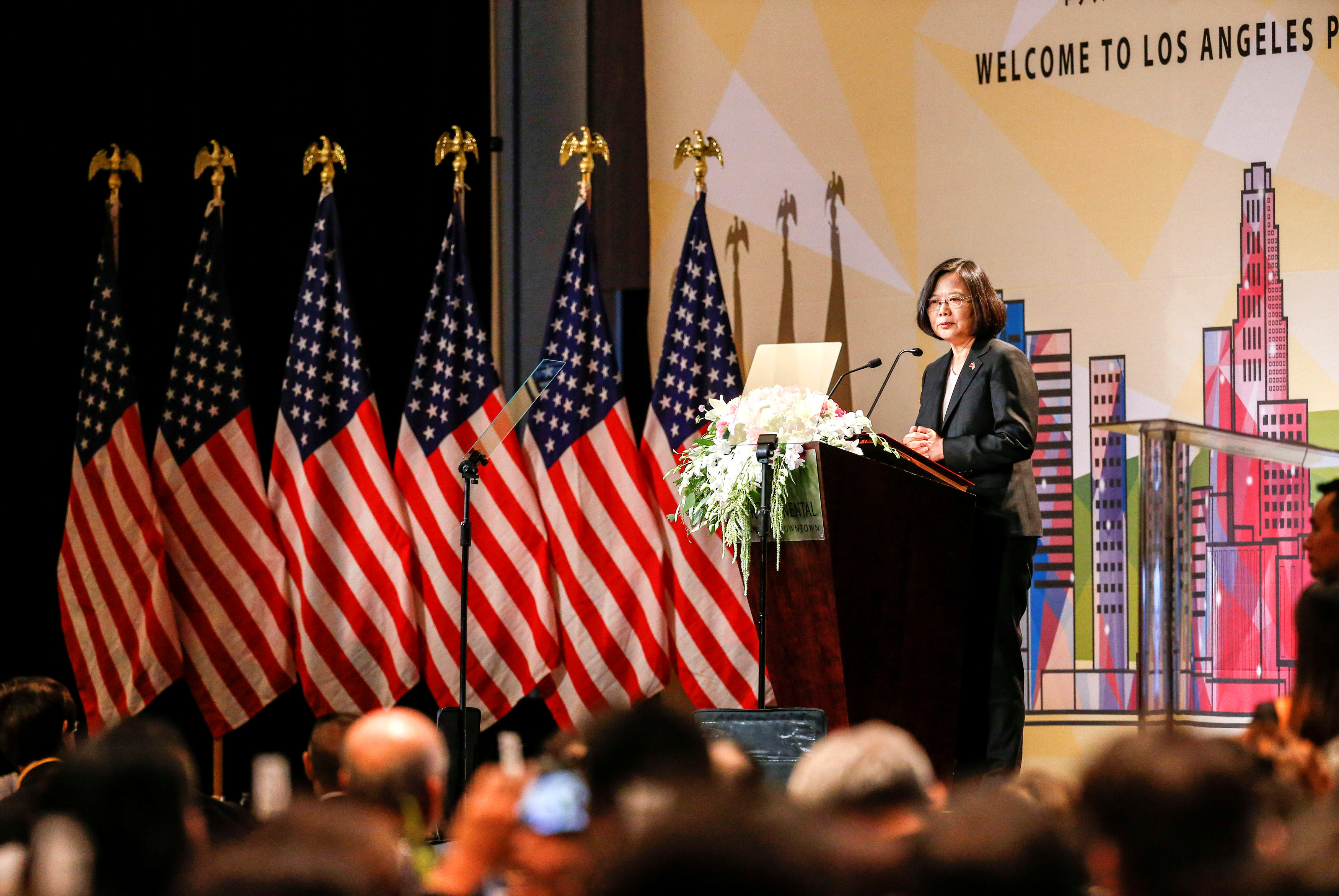 رئيسة تايوان تتحدث للحضور