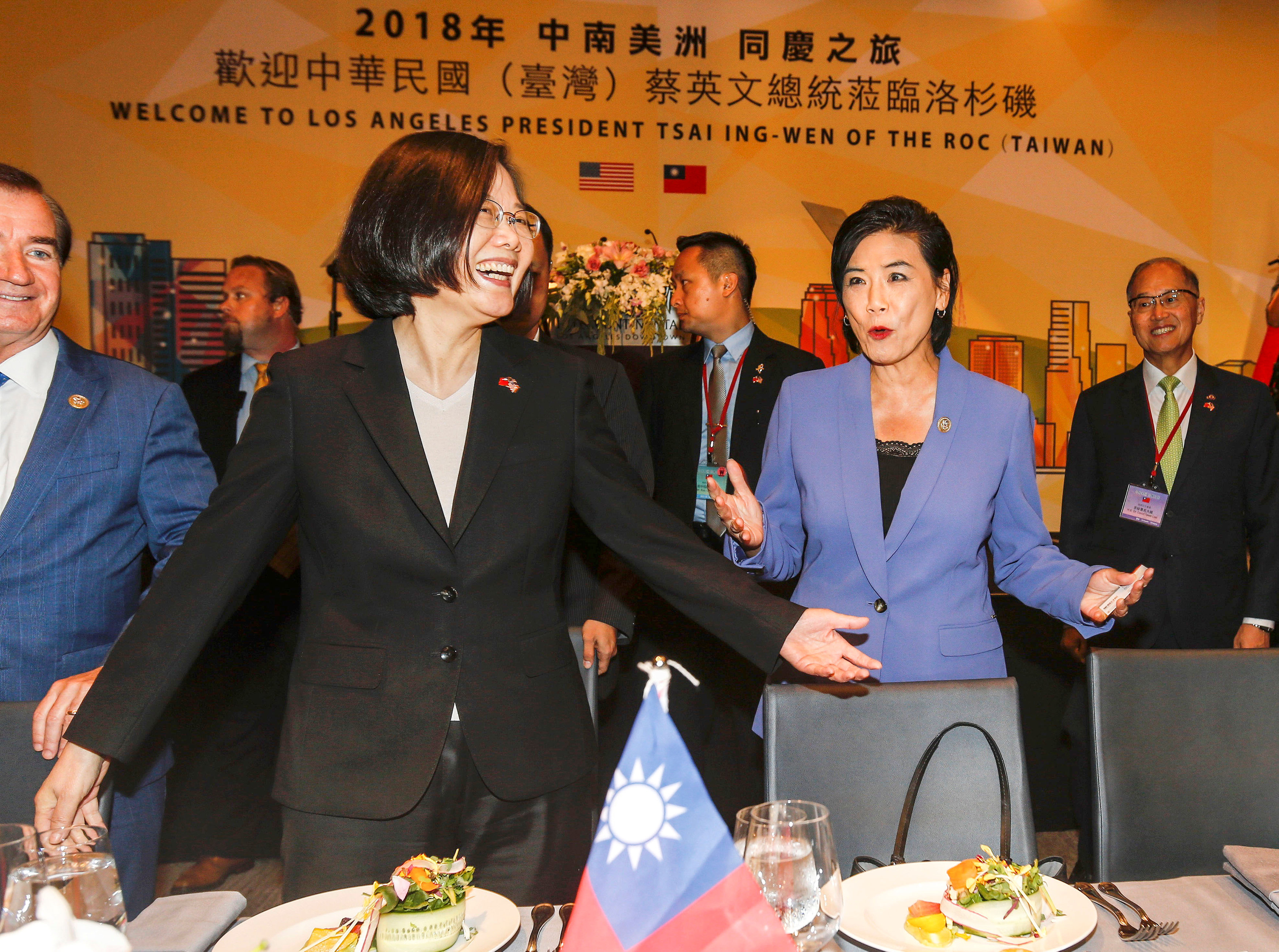 رئيسة تايوان تلاقى ترحيب كبير من عضوة الكونجرس جودى شو