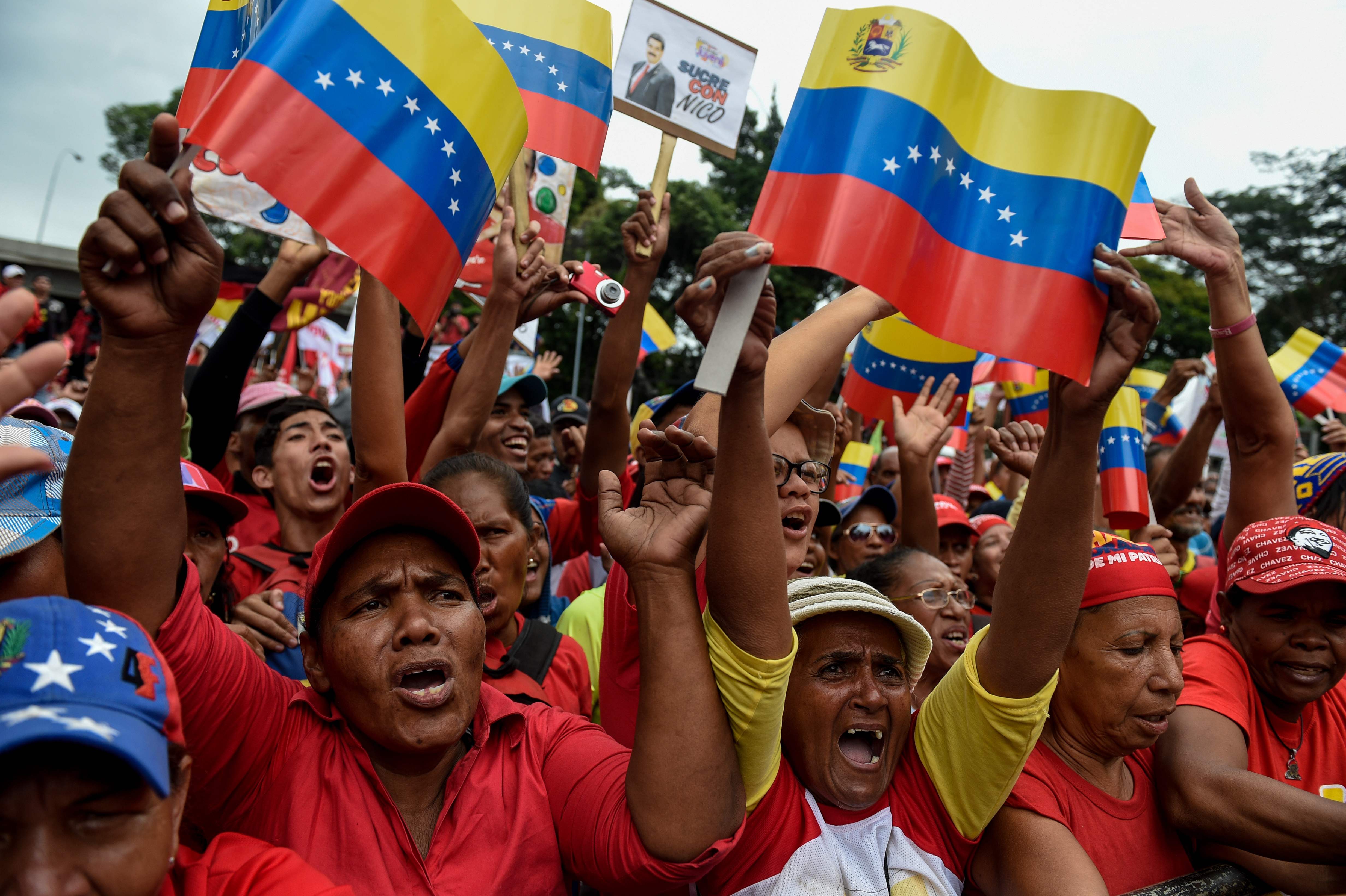 مسيرات دعم الرئيس الفنزويلى نيكولاس مادورو 